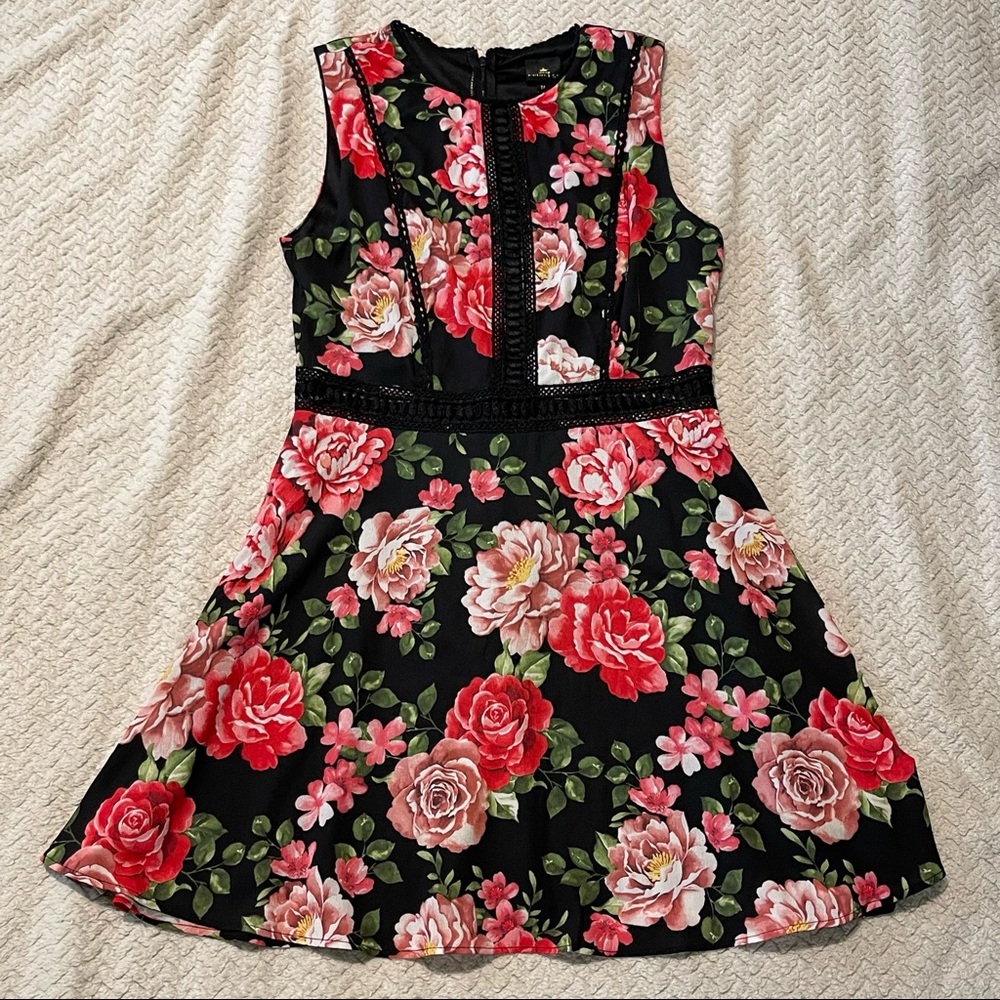 WOMEN’S DISNEY PRINCESS DRESS